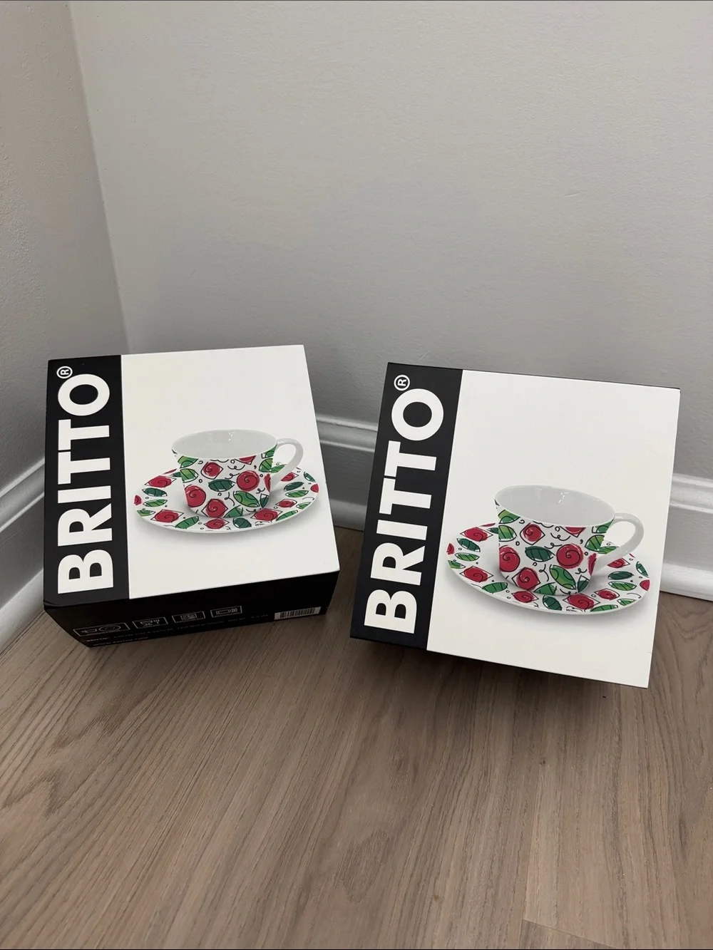 BRITTO Red Rose Porcelain Tea Cup Set